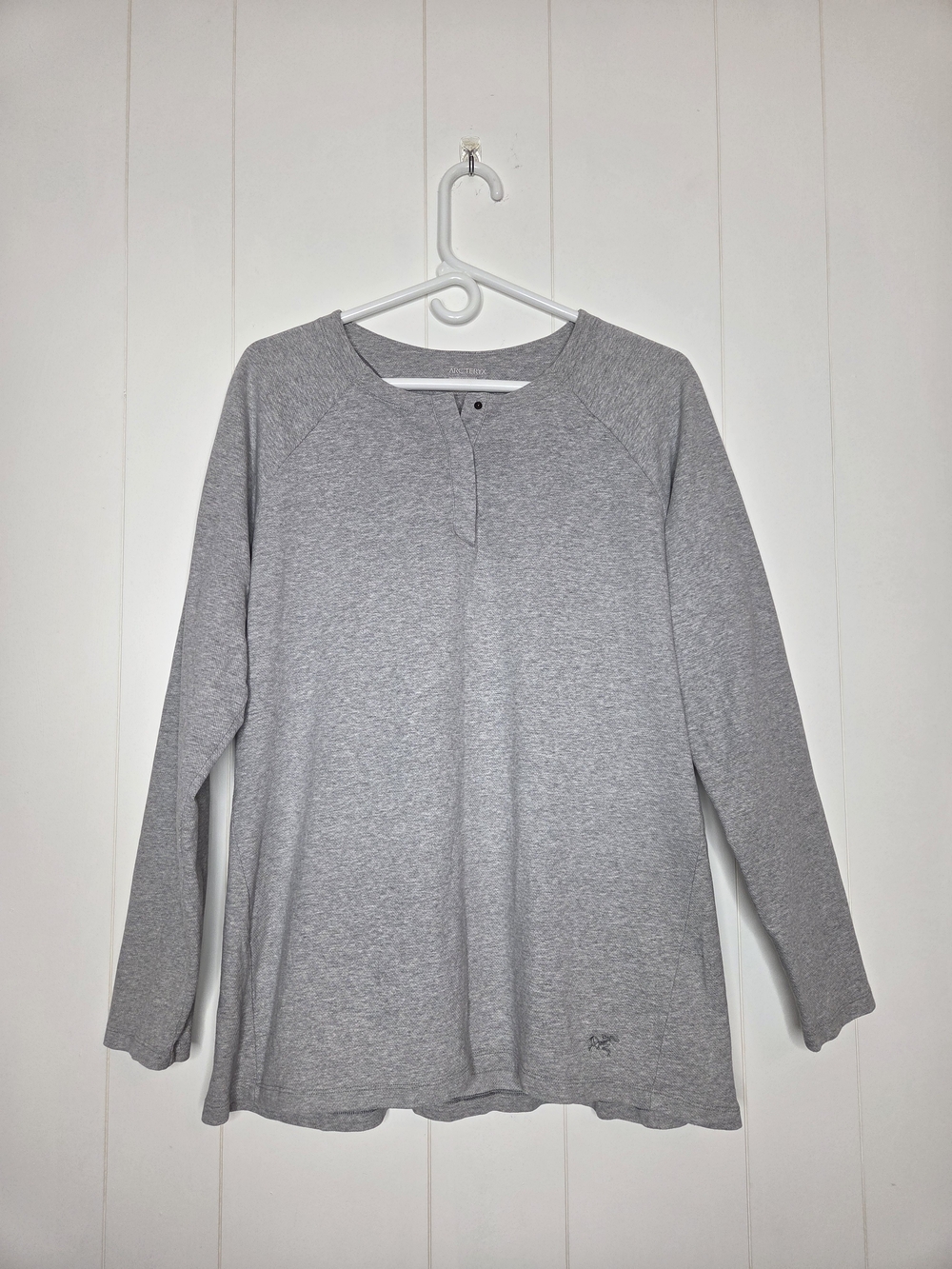 Arc'teryx Women's Gray Sirrus Long Sleeve Henley Shirt Size XL
